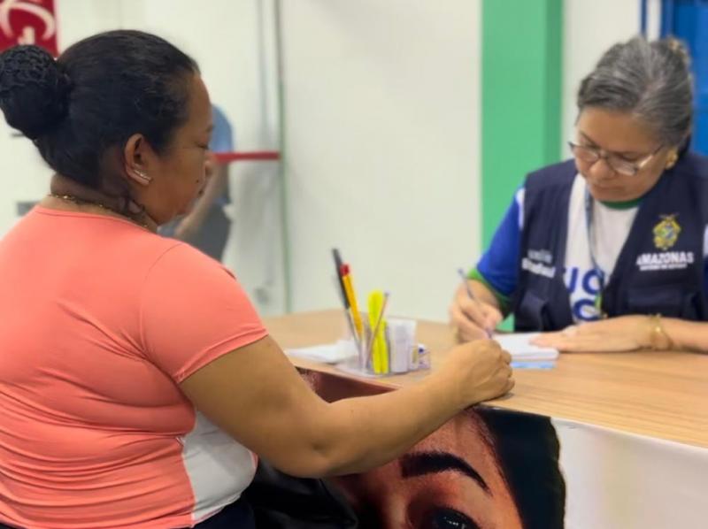 Governo do Amazonas abre postos de atendimento para beneficiários do Auxílio Estadual Permanente nos PACs