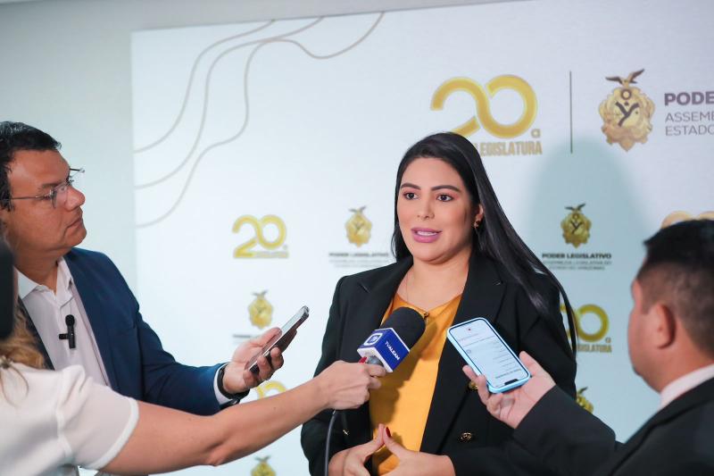 Mayra Dias indica criação de Casa de Apoio para famílias afetadas pelo suicídio no Amazonas