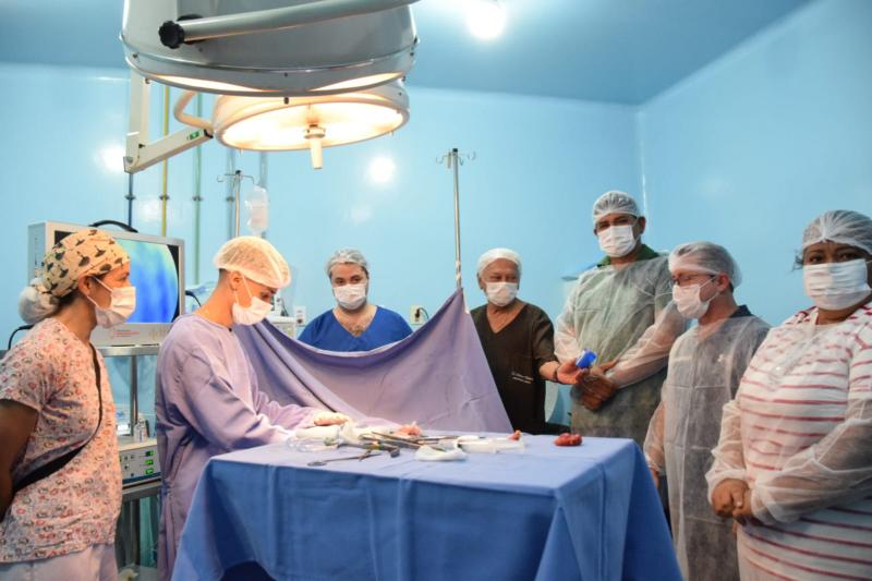 Bi Garcia acompanha jornada de cirurgia de vesícula que beneficiou 30 pacientes