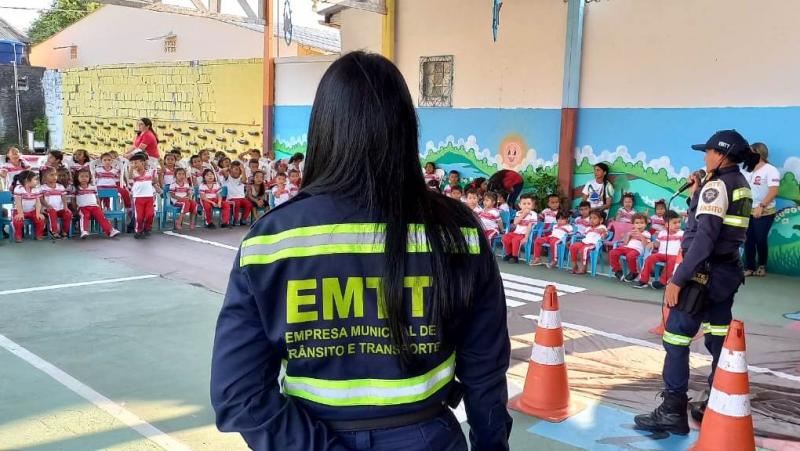 EMTT realiza ação nas escolas em alusão a Semana Nacional do Trânsito
