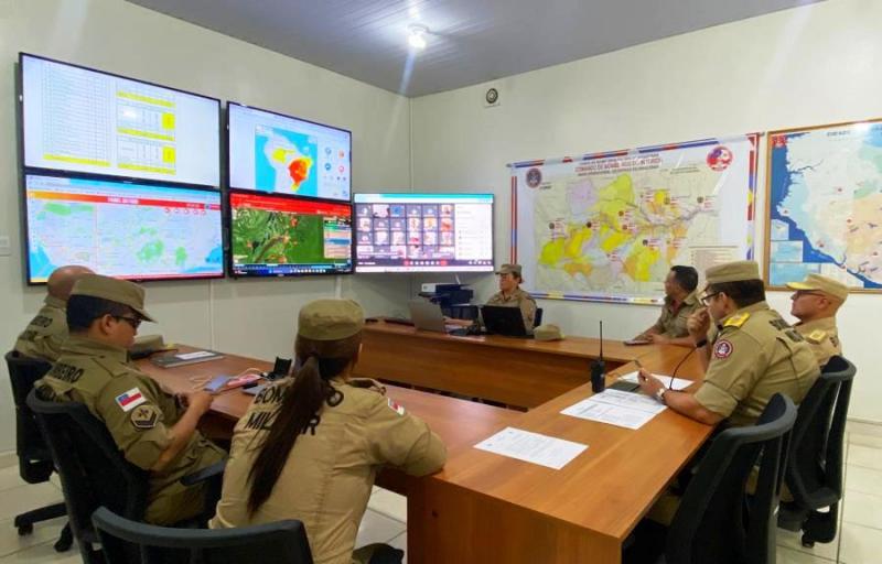 Corpo de Bombeiros alinha estratégias de combate aos focos de incêndios com representantes de 21 municípios