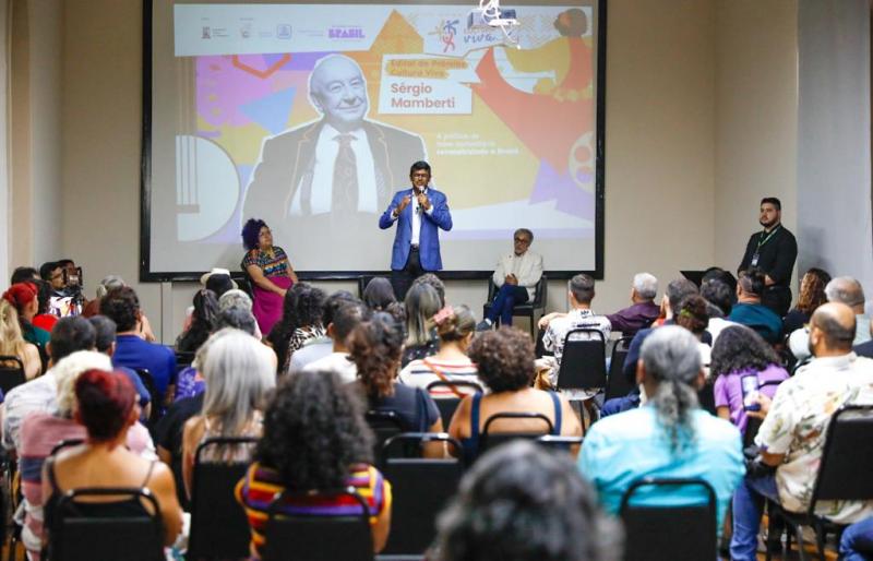 Oficina torna editais do Ministério da Cultura acessíveis a produtores culturais do Amazonas