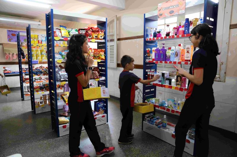 Escola cria “Mercadinho Pedagógico” e alunos aprendem Matemática na prática