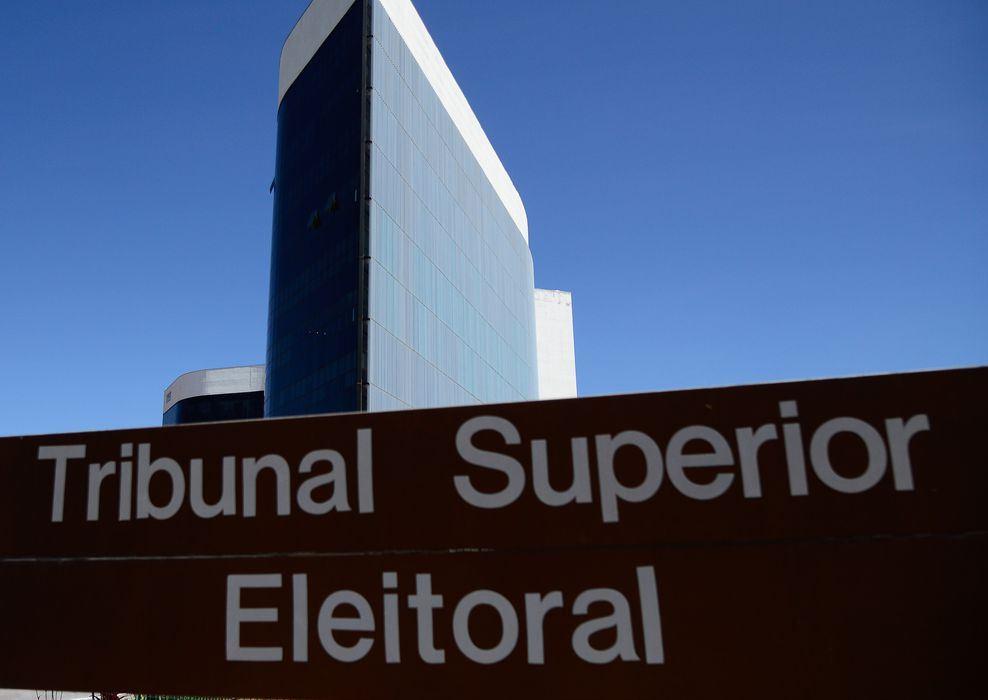 Maioria do TSE mantém decisão que declarou Bolsonaro inelegível