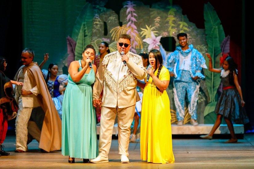 Musical celebra a arte ao alcance de todos no Teatro Amazonas