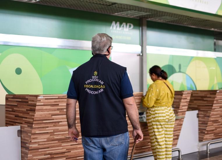 Procon-AM autua a empresa MAP Linhas Aéreas