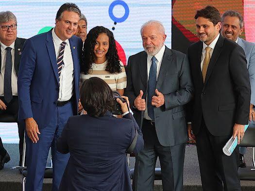 Em evento sobre escolas conectadas, Wilson Lima destaca avanços e necessidade de tecnologias na educação