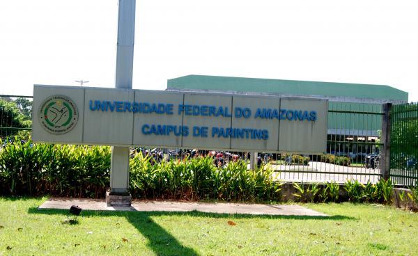 Fumaça paralisa aulas presenciais na UFAM/Parintins