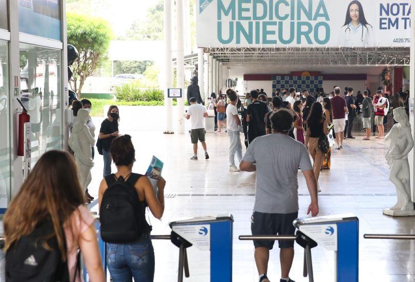 Saiba como as notas do Enem podem ser usadas no Brasil e no exterior