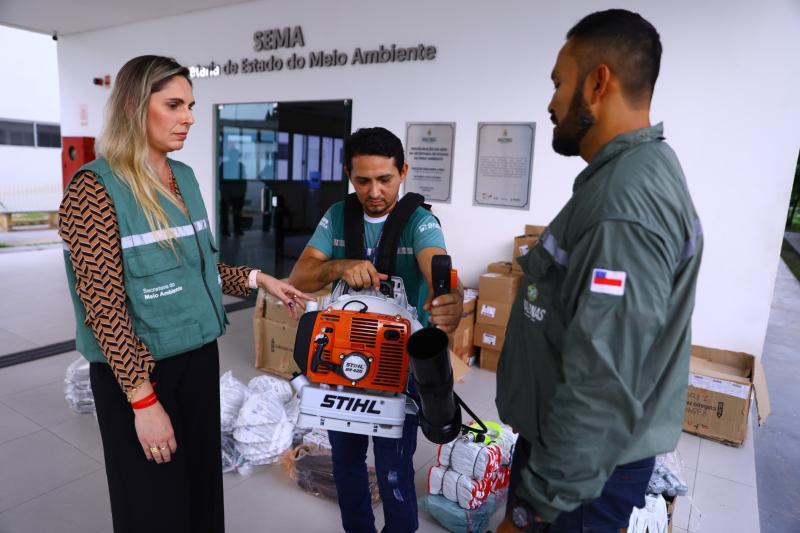 Governo do Amazonas reforça estrutura de brigadas municipais com quase 1 mil itens de combate