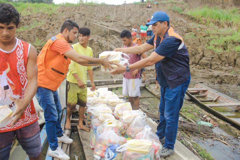 Marajá, Remanso e Parintinzinho recebem ajuda humanitária do Comitê de Combate à Estiagem 
