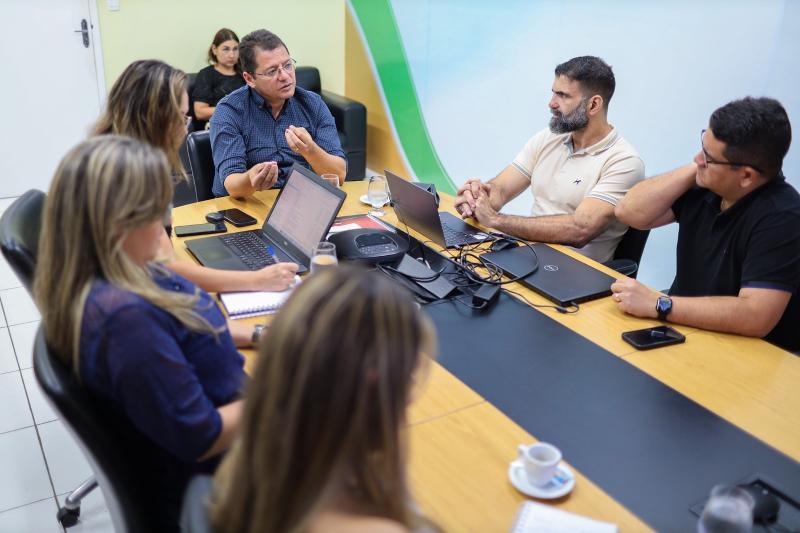 Programa Amazonas Meu Lar: Sedurb e Sema alinham projeto de construção de casas sustentáveis.      