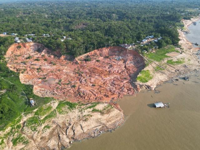 Falta de saneamento básico contribuiu para queda de barranco que fez vila 'sumir do mapa' no AM, aponta laudo