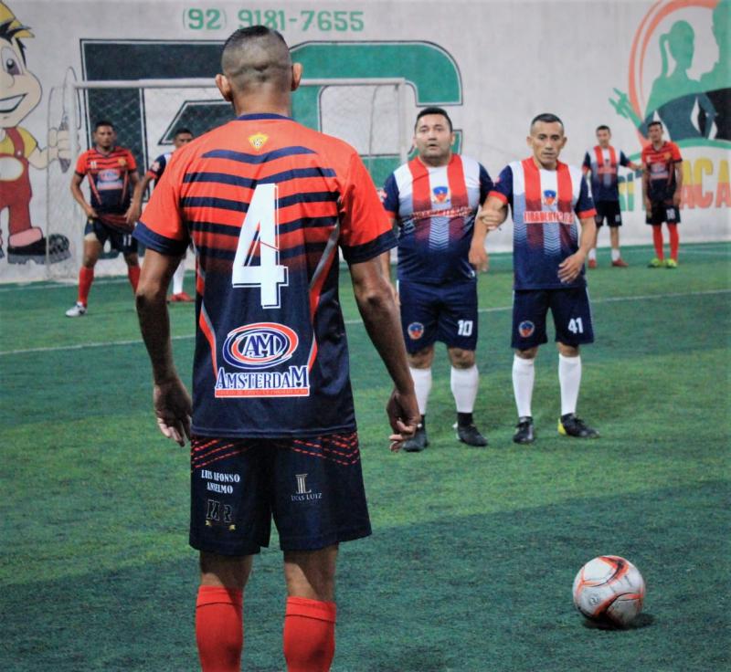 Após grandes jogos, Amsterdam e Peladeiros disputarão o título da 1ª Copa Master Arena Brito