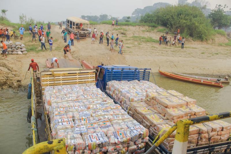 Ajuda humanitária chega às comunidades afetadas pela estiagem na gleba de Vila Amazônia