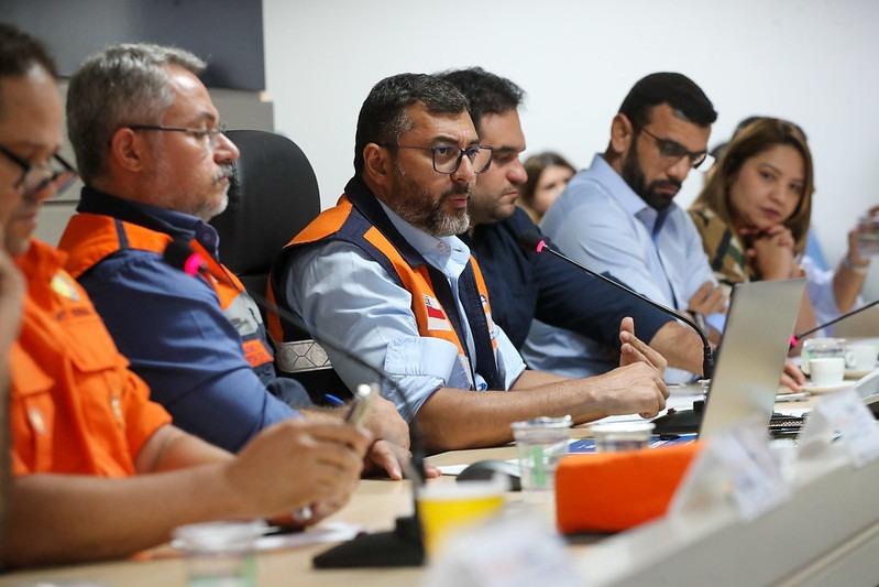 Wilson Lima anuncia antecipação do Auxílio Estadual de novembro e atualiza número de municípios que receberam ajuda humanitária nos últimos 30 dias