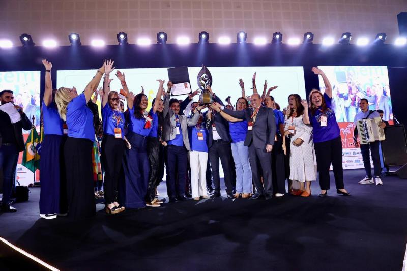 Aleam vence prêmio com ‘Educando pelo Amazonas’ durante a 26ª Conferência da Unale