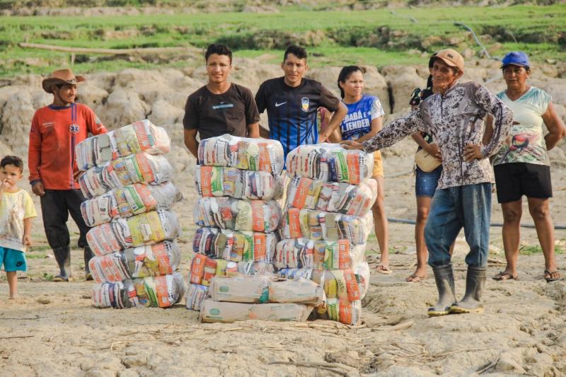 Operação Estiagem distribui cestas básicas a sete comunidades ribeirinhas do rio Amazonas
