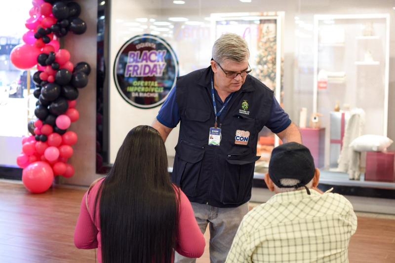 Procon-AM orienta consumidores sobre riscos nas falsas promoções da Black Friday   
