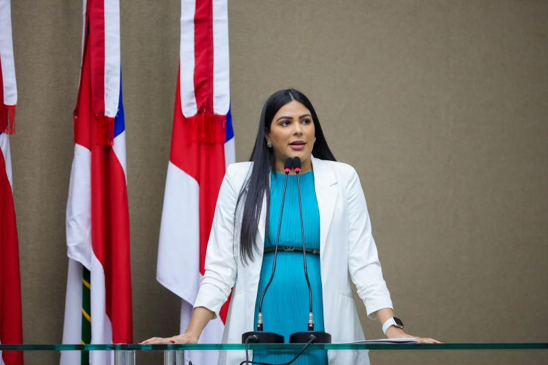 Mayra Dias propõe implementação de escola para Ensino Fundamental e Médio na área rural de Nhamundá