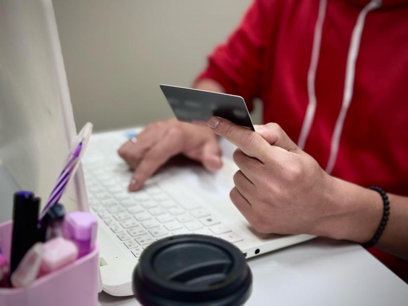 PC-AM orienta o consumidor que deseja fazer compras seguras durante as promoções da Black Friday