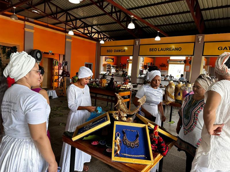 Parintins promove exposições, lança QR Code do mapa da cidade e recebe navio de turistas