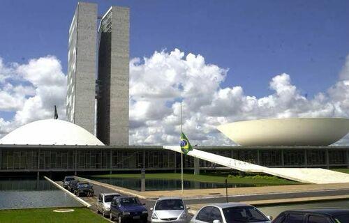 Impostos para compras internacionais e revisão dos repasses do SUS estão entre as pautas do Congresso