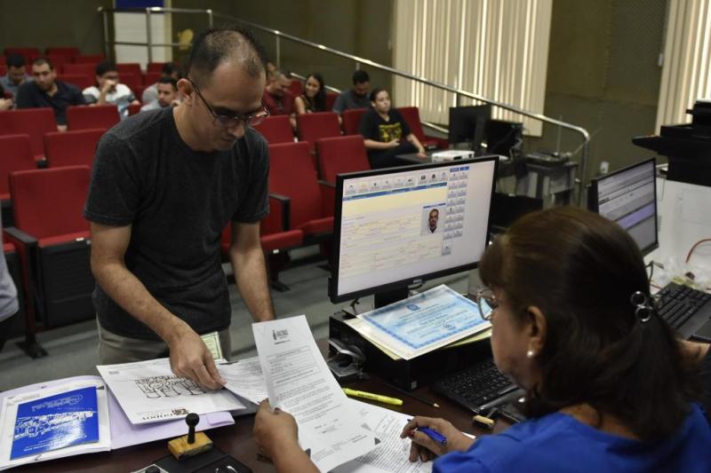 Escrivães e peritos nomeados no concurso público da PC-AM realizam entrega de documentos e exames nesta terça