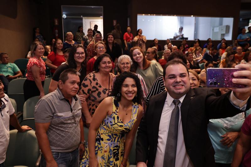 Roberto Cidade incentiva geração de renda por meio de atividades de empreendedorismo