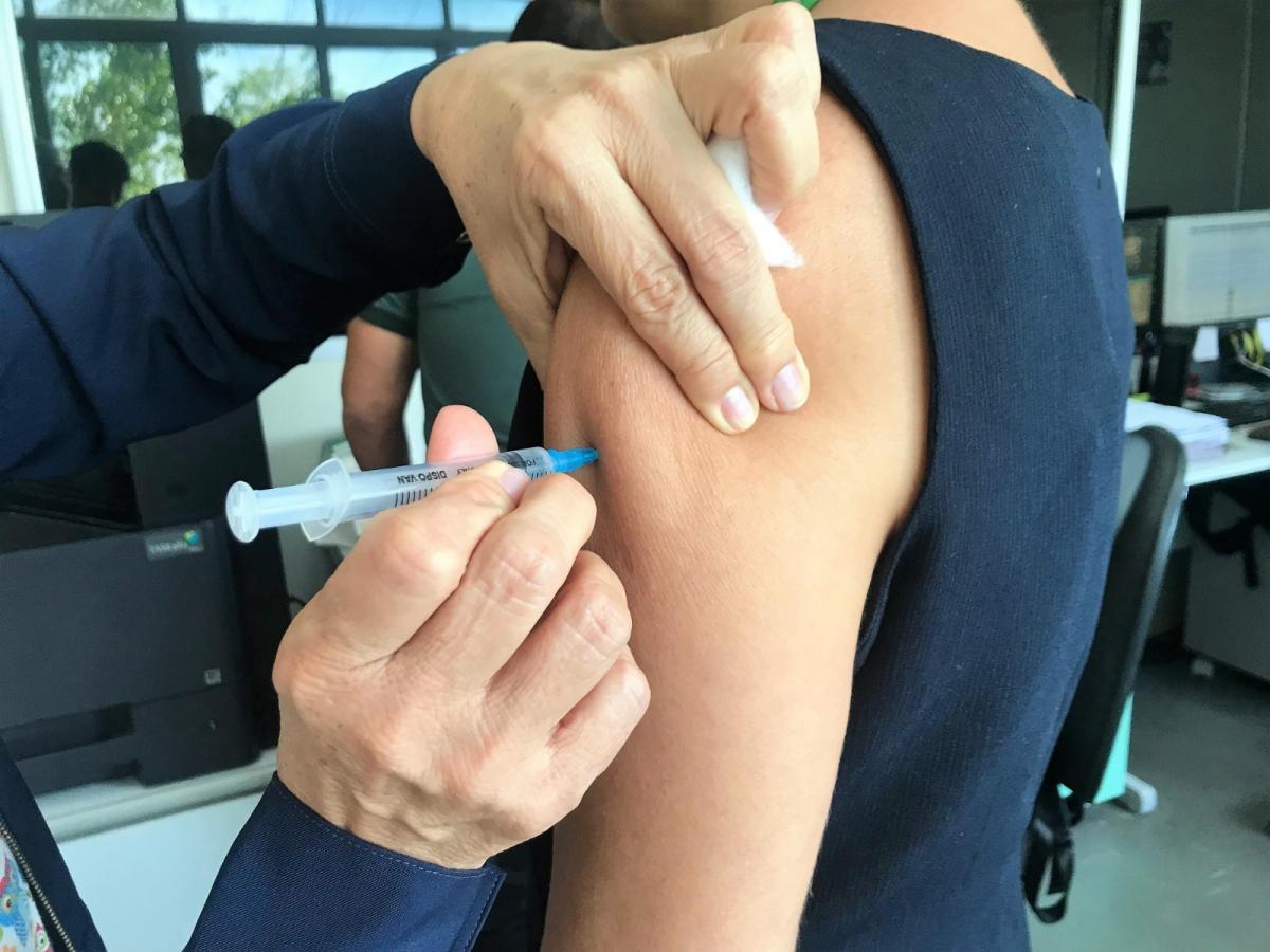 Campanha de vacinação contra a gripe no Amazonas continua