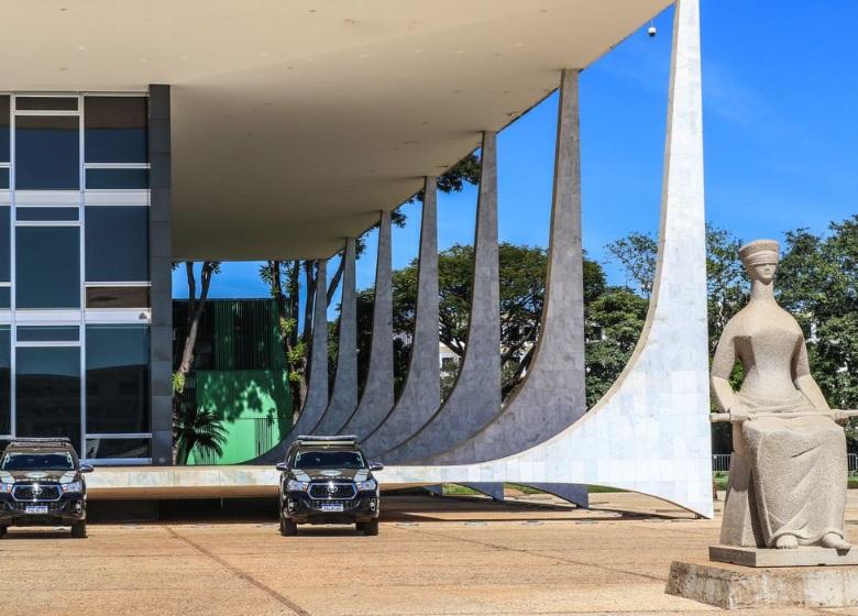 STF marca julgamento de mais 30 réus por atos golpistas de 8/1