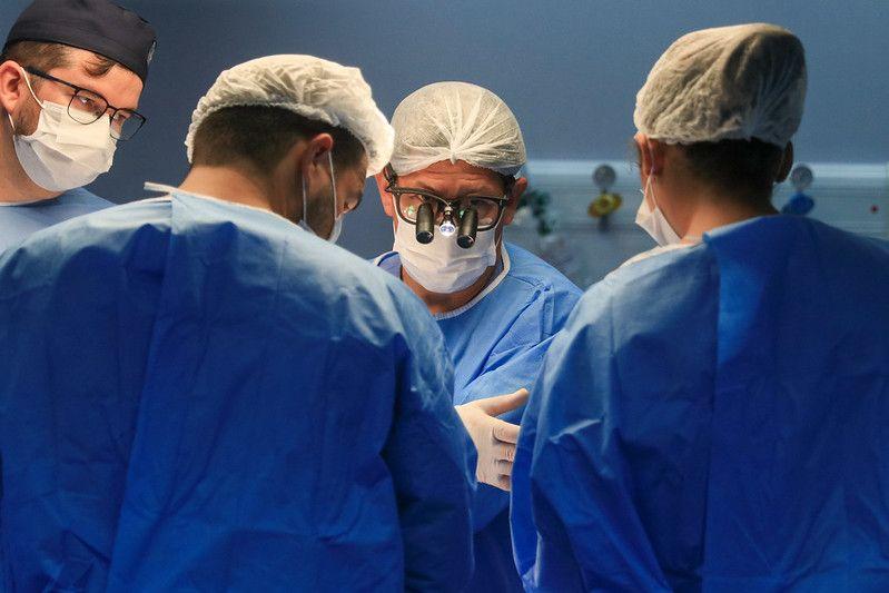 ‘A minha vitória chegou’, diz paciente que recebeu rim do marido no 45º transplante renal do ano realizado pelo Governo do Amazonas
