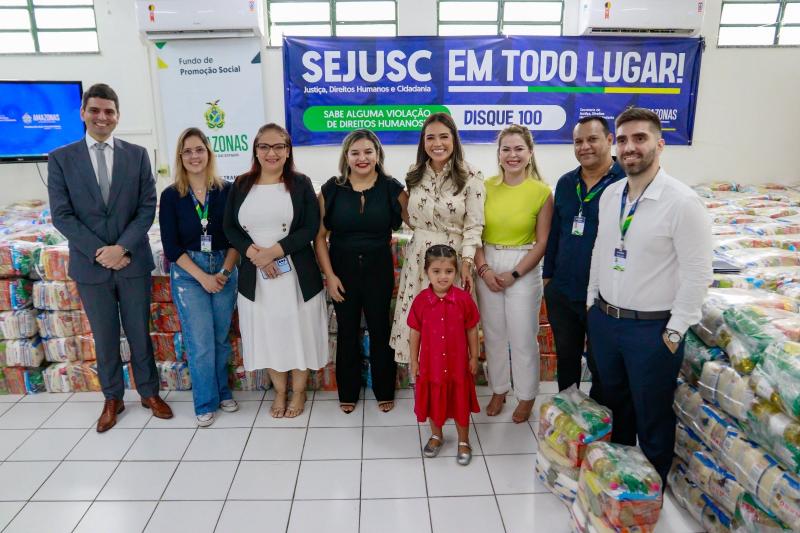 Governo do Amazonas distribui 1,1 mil cestas de alimentos para organizações com trabalhos sociais no Amazonas