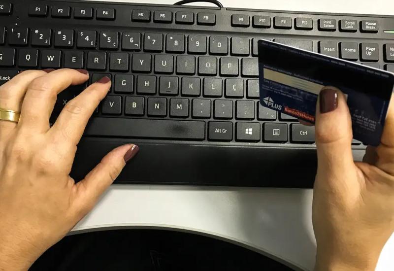 Decisão sobre taxação de compras online não sai mais este ano