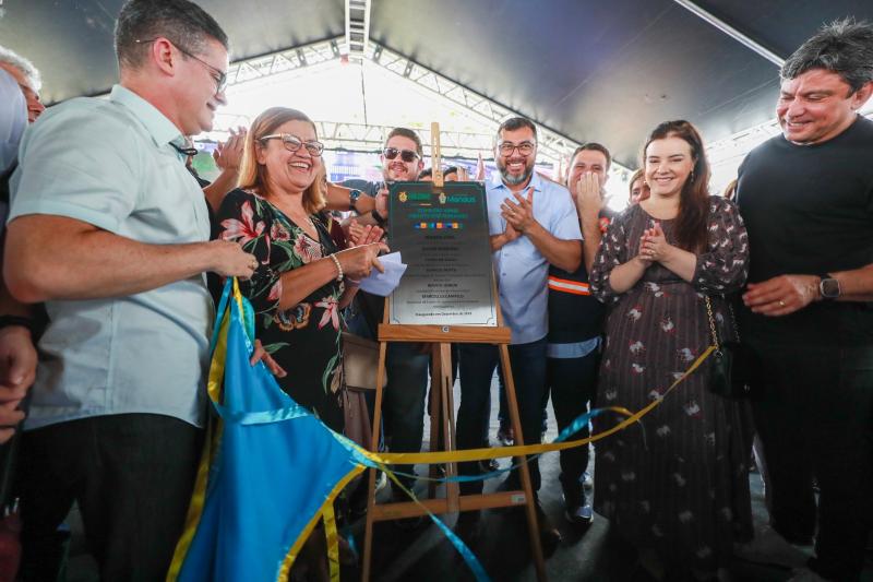 Em inauguração do complexo viário prefeito José Fernandes, Wilson Lima renova convênio que garante o Passe Livre Estudantil
