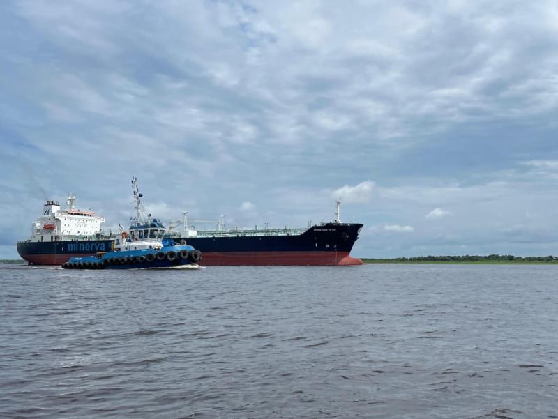 Navio Minerva Rita volta a Manaus após 23 dias fundeado no leito do rio Amazonas 
