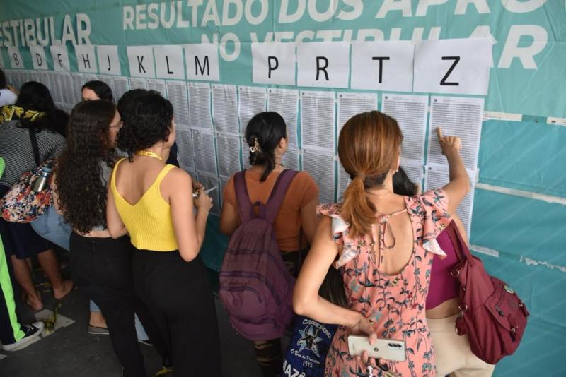 Matrícula dos aprovados no Vestibular e SIS da UEA é realizada de hoje até a quinta-feira