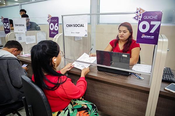 Mais de 55 mil pessoas foram contempladas, em 2023, com o programa Detran Cidadão’