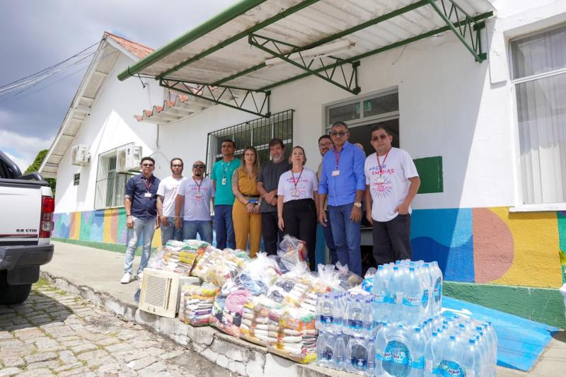 Comissão de Assistência Social da Assembleia entrega materiais arrecadados em campanha para auxiliar famílias da Praça 14
