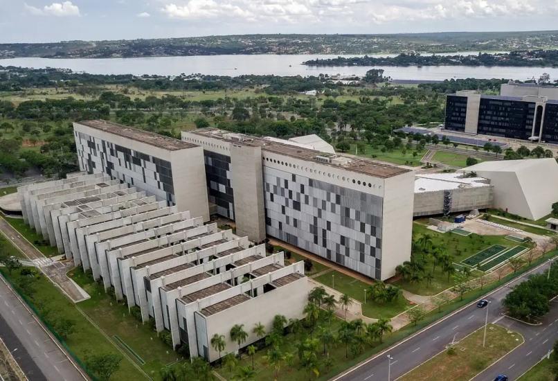 STJ: plano de saúde não pode recusar cliente por estar endividado