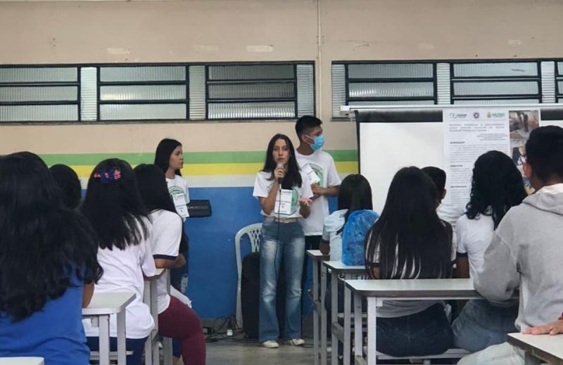 No Amazonas, mais de 390 alunos da rede pública alcançaram notas acima de 800 na redação do Enem