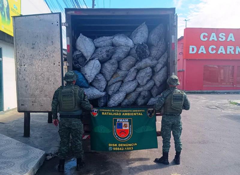 Polícia Militar do Amazonas apreende carvão vegetal ilegal avaliado em 63 mil