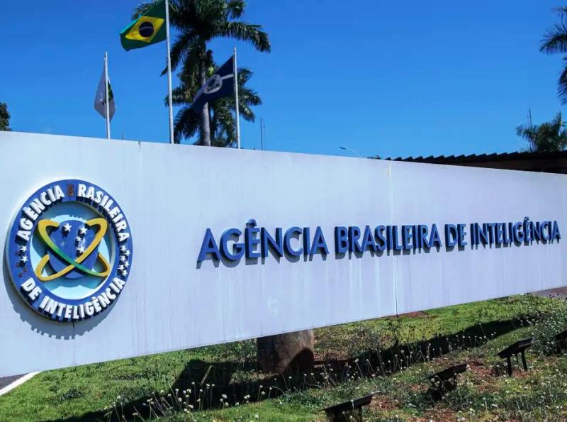 Lula demite diretor-adjunto da Abin