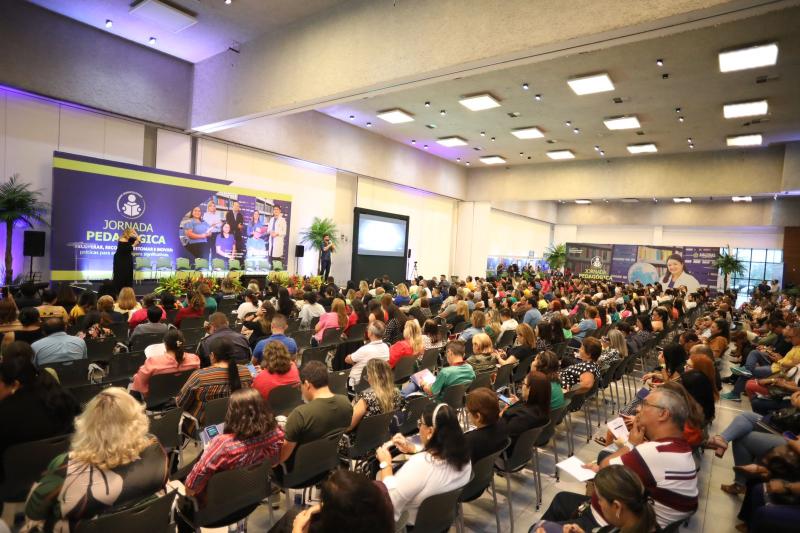Jornada Pedagógica 2024 inicia com a participação de mais de 800 profissionais da educação