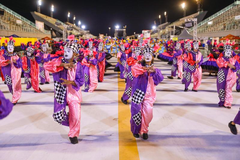 Carnaval na Floresta: Escolas de samba do acesso B apostam na diversidade de temas nos desfiles do Sambódromo
