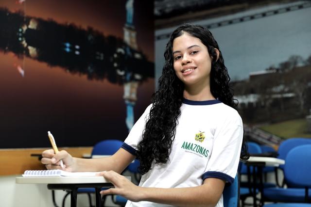 Secretaria de Educação prorroga prazo para a entrega de documentos do projeto Jovem Bilíngue 