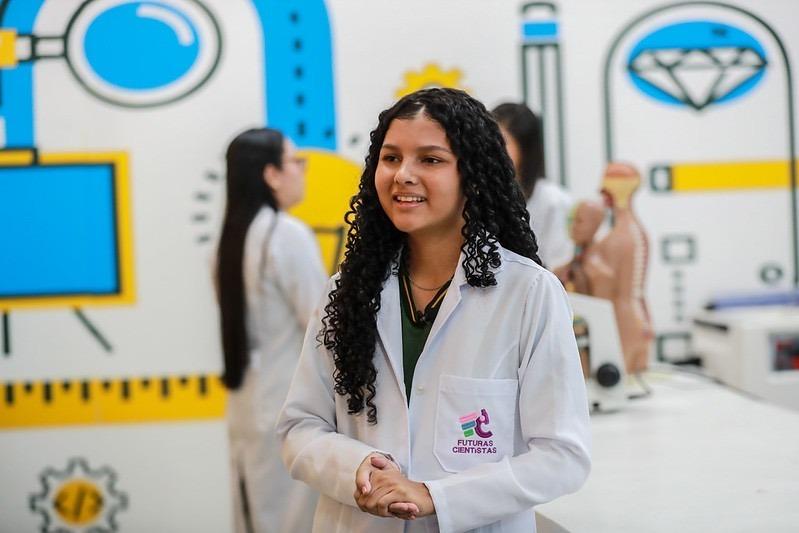 Espaço Maker promove a participação feminina na ciência com investimentos do Governo do Amazonas