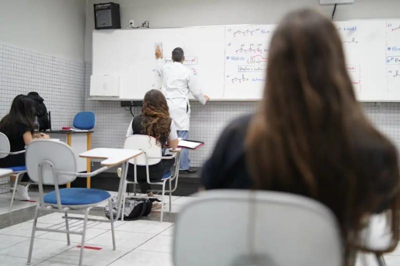 Prazo para adesão ao Programa Pé-de-Meia termina no próximo domingo