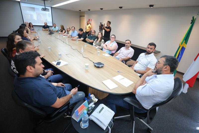 Wilson Lima dá continuidade a tratativas com médicos para a manutenção dos serviços de saúde