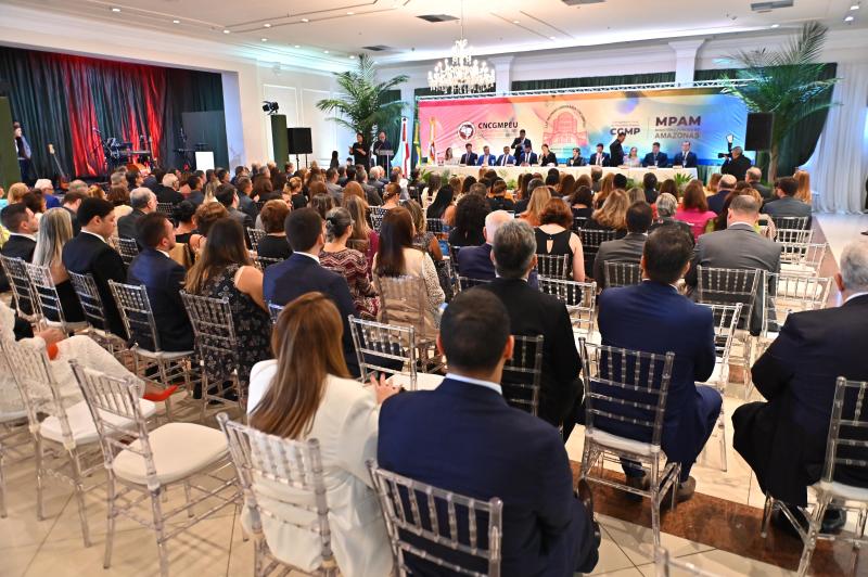 Conselheiros do TCE-AM prestigiam posse da corregedora Silvia Tuma na presidência do Conselho Nacional dos Corregedores-Gerais
